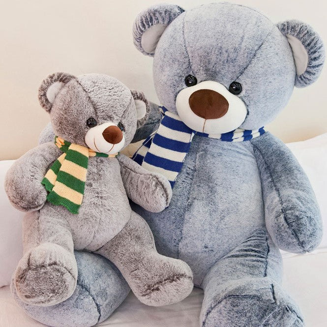 Kuschelbär mit Schal