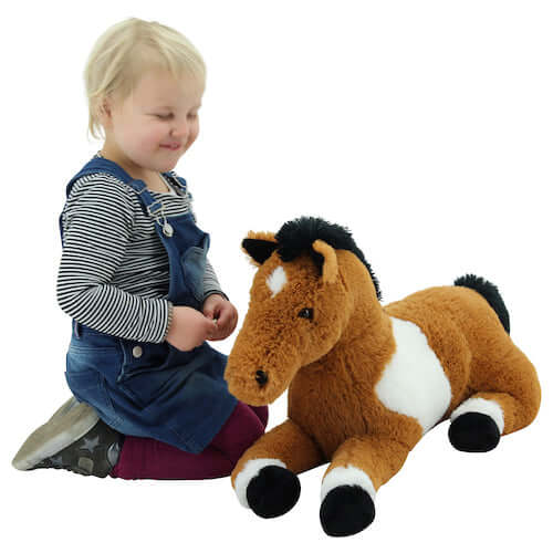 Kuschelpferd - Liegender Hundekumpel