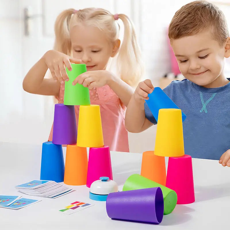 Montessori becherstappel spiel