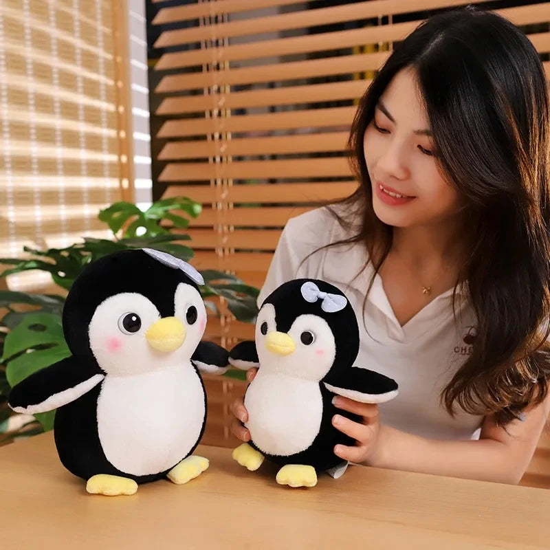 Fröhlicher Pinguin-Spielkamerad