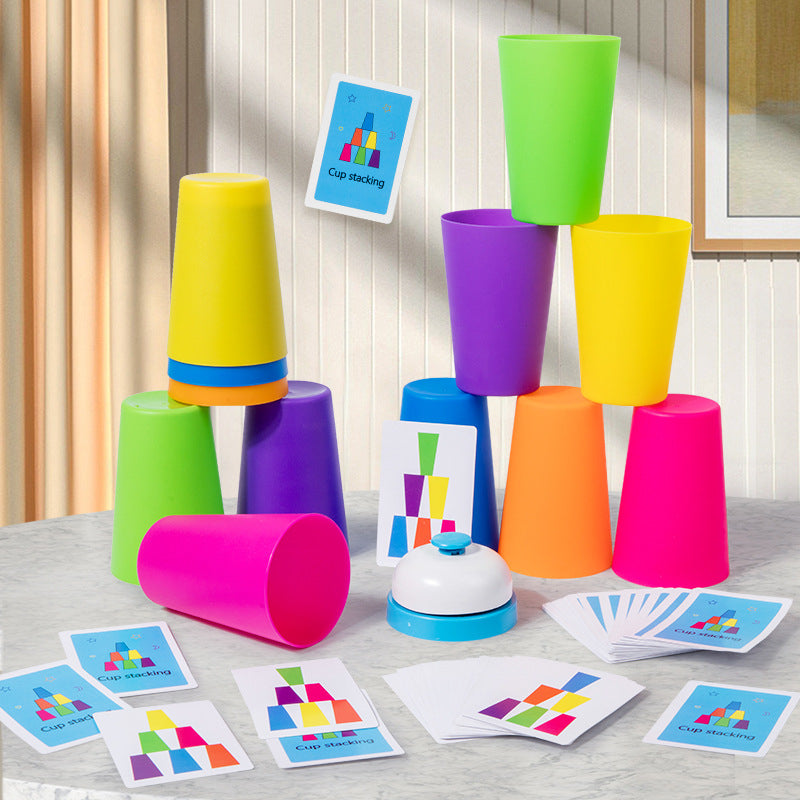 Montessori becherstappel spiel