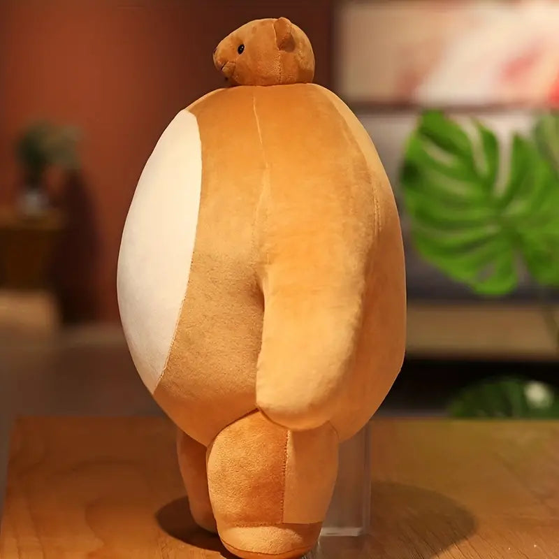 Niedliche Bärenpuppe mit kleinem Kopf