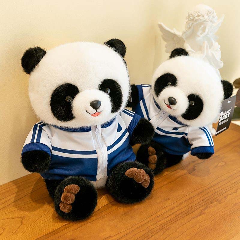 Panda in blauer Jacke