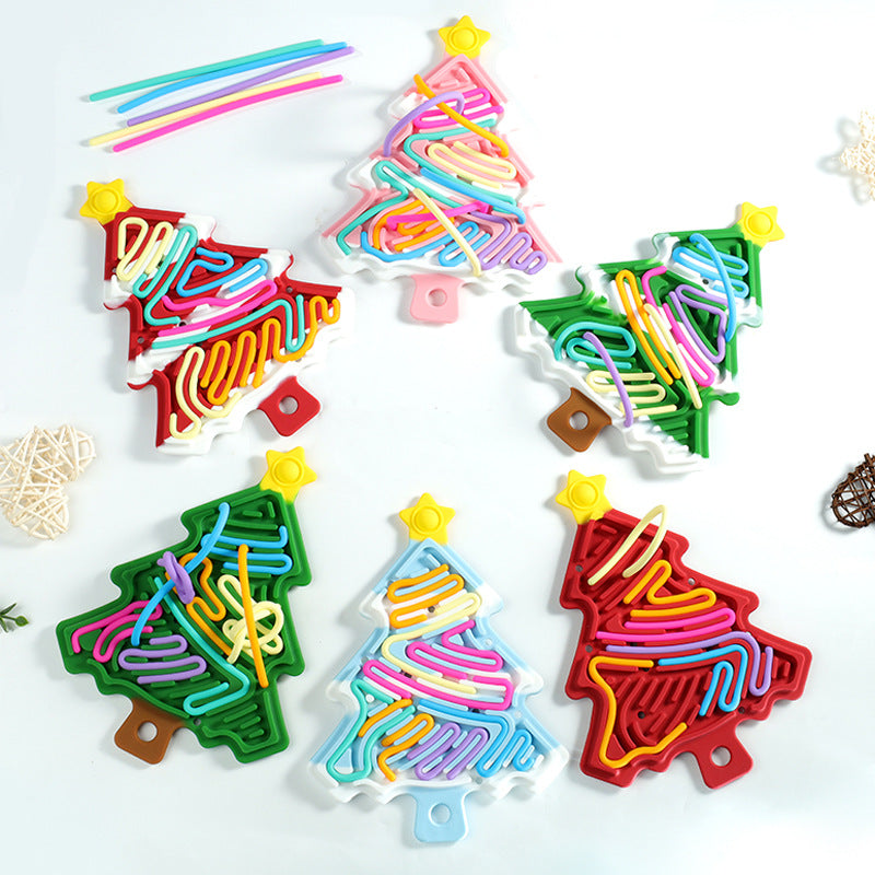 Sensorisches kinderspielzeug im weihnachtsdesign