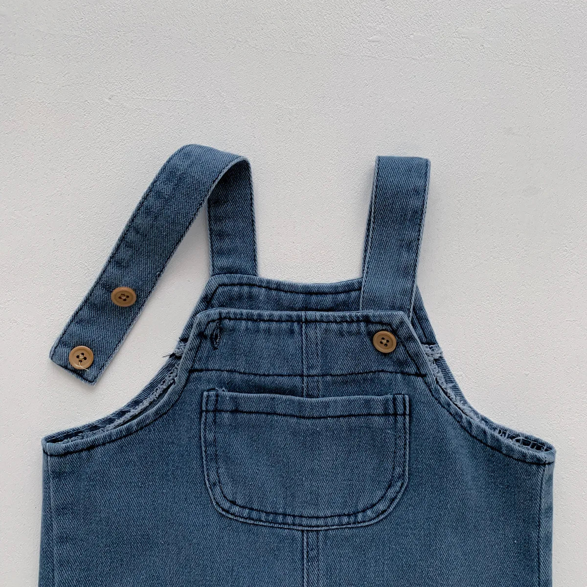 Stylisches denim-set für jungen