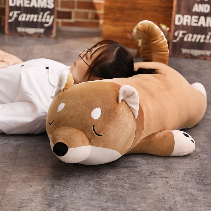 Jetzt Liegender Cartoon Plüsch Hund zum kuscheln bei Kuscheltiere.store kaufen