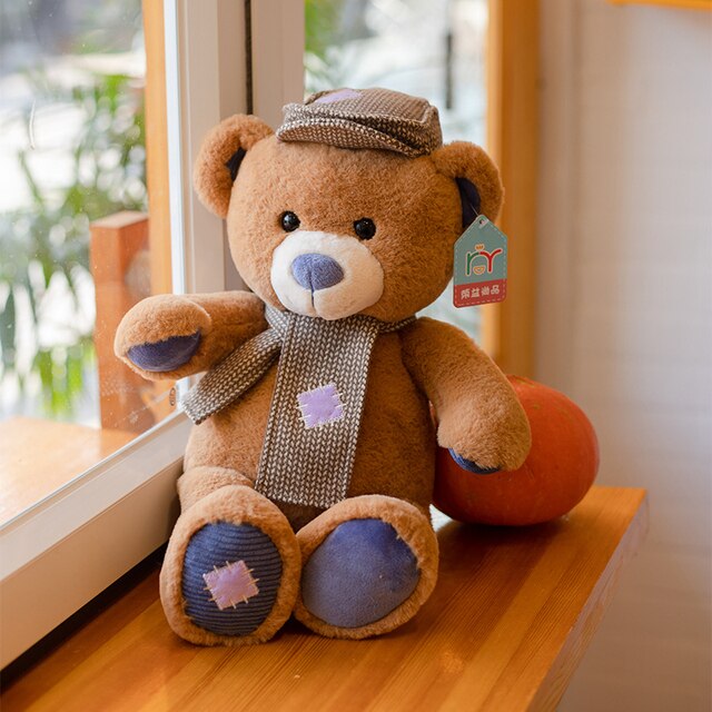 Jetzt Lieblicher Brauner Teddybär mir Mütze und Schal 35/45/55cm bei Kuscheltiere.store kaufen
