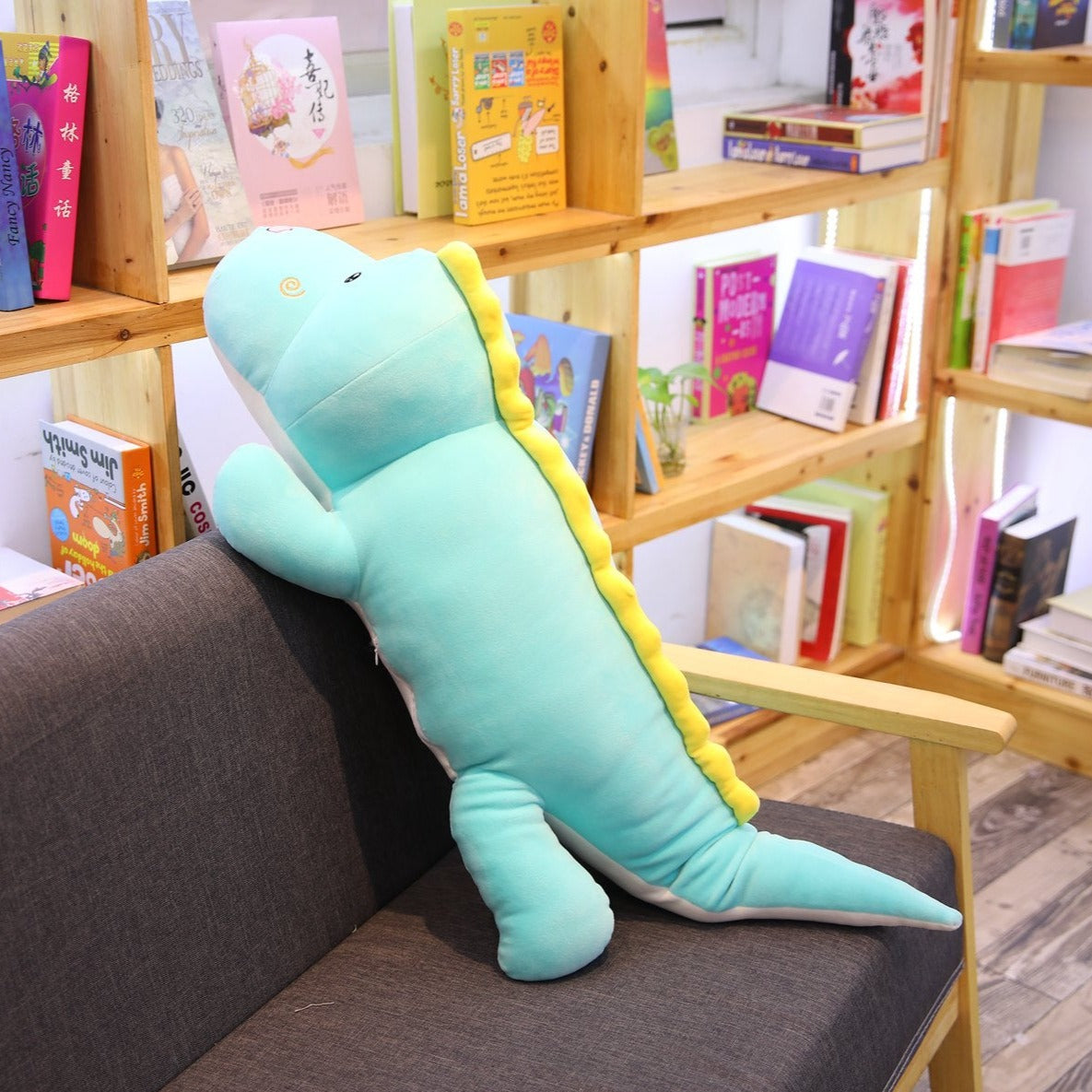 Arlo, der Riesen-Kuscheldino: Das ultimative Spielzeug für Dinosaurierfans!