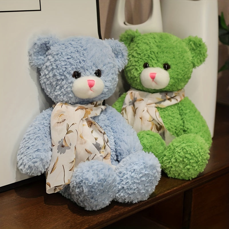 Kuscheliger Teddybär mit Schal