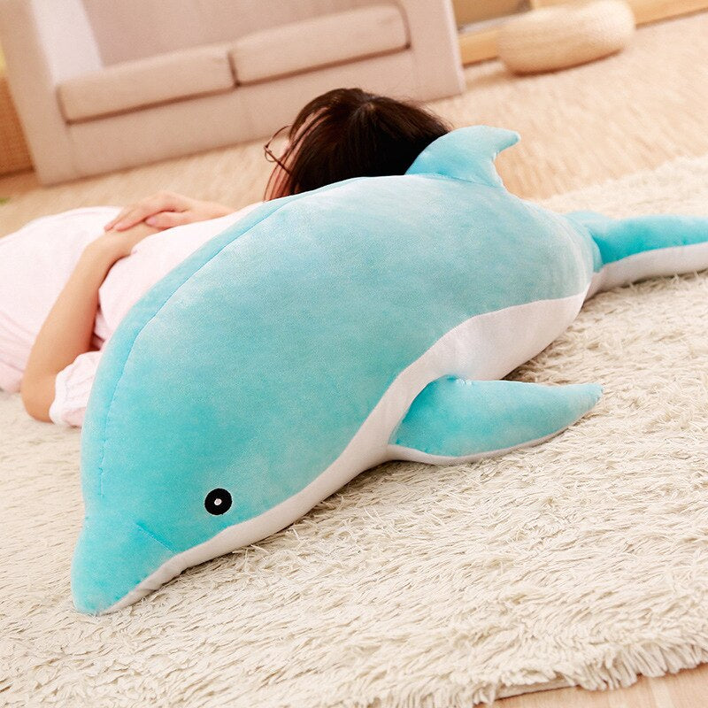 Riesiger Delphin als Stofftier