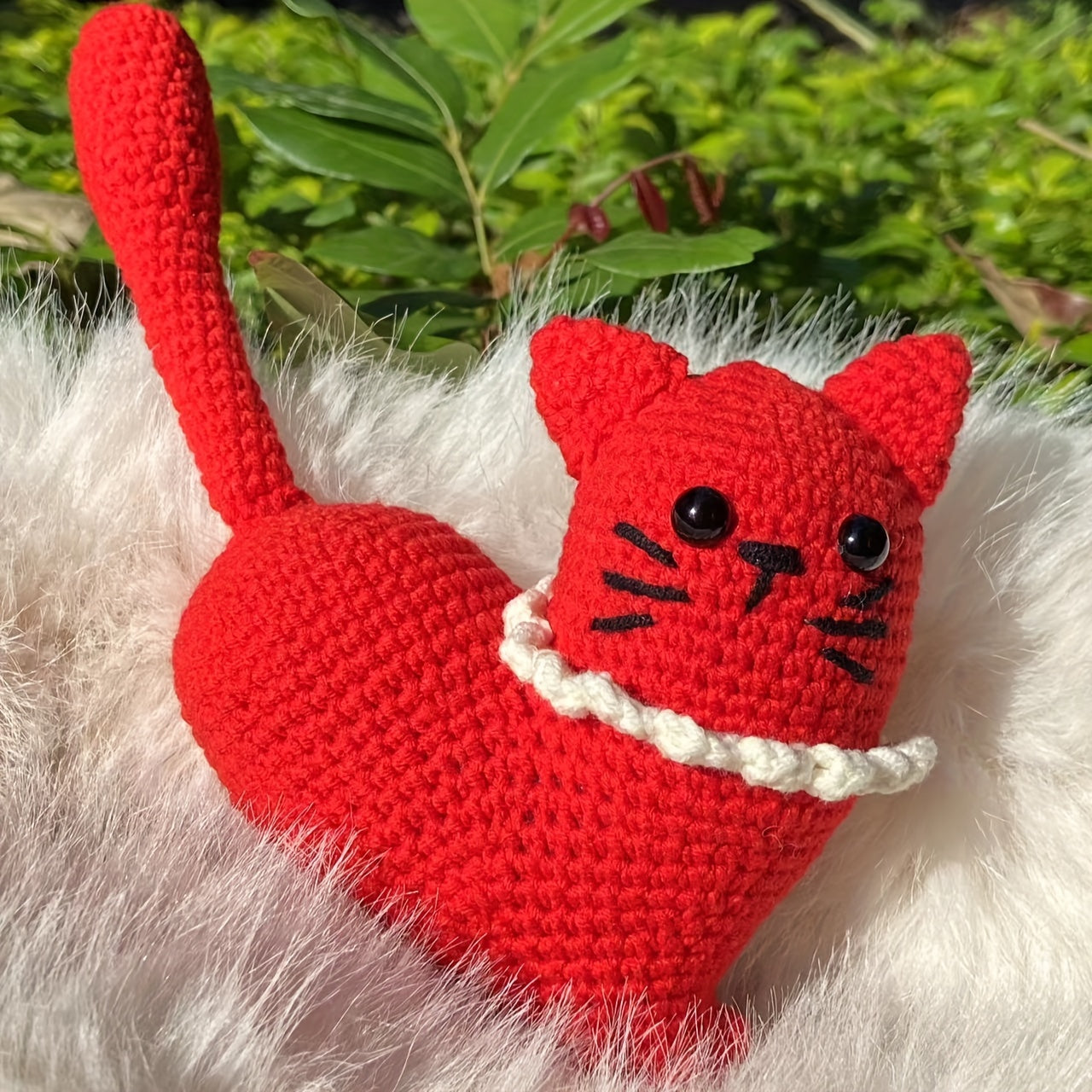 Handgehäkelte Katze aus Wolle