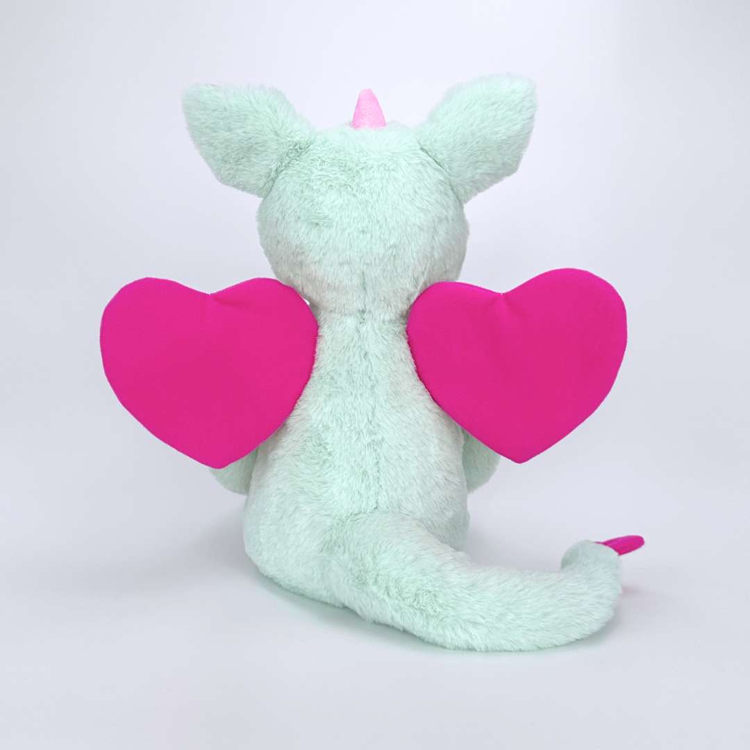 Drache mit Herzflügeln