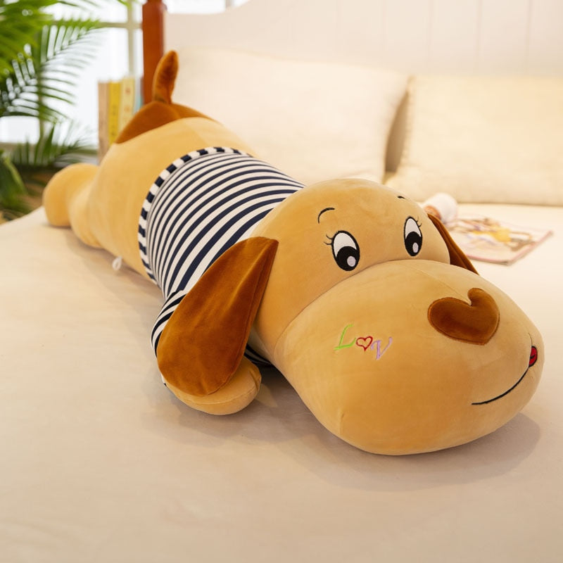 Glücklicher Hund - Brauner Plüschfreund