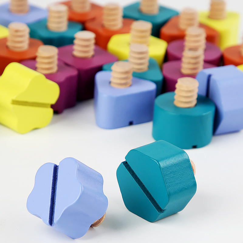Wooden screw board | feinmotorische fähigkeiten spielerisch verbessern - puzzlespiel