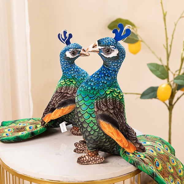 Realistische Pfau-Plüschies