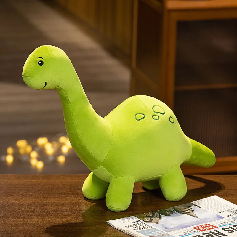 Farbenfrohe plüsch dinos warten auf ein neues zuhause