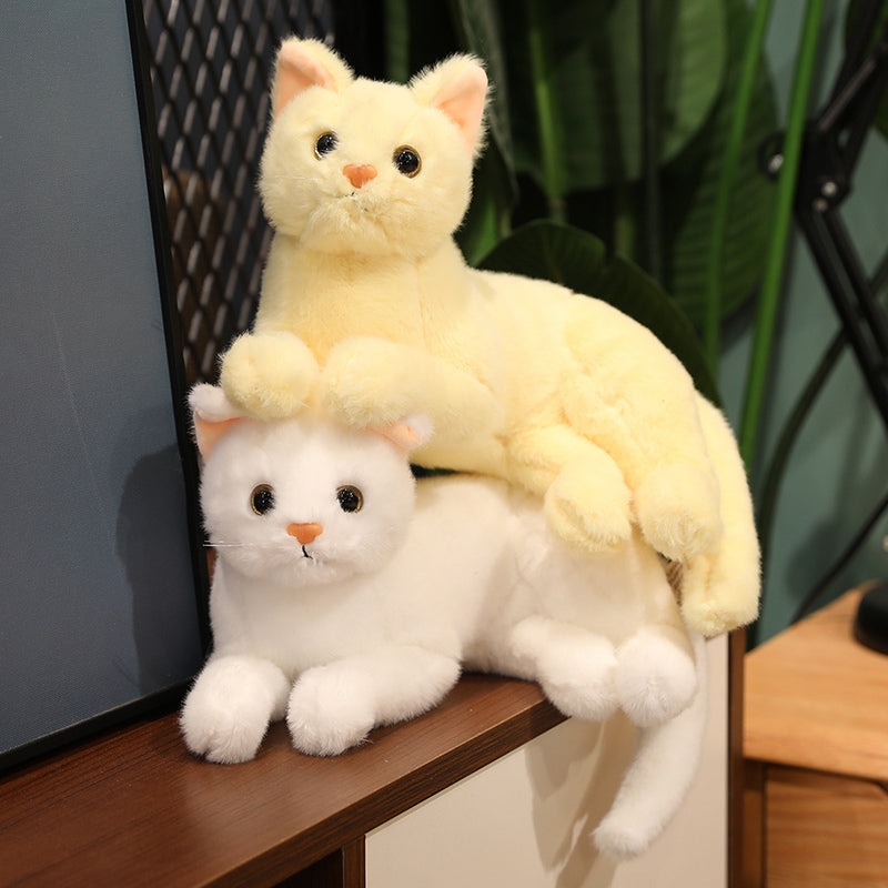 Niedliche Katze als Stofftier