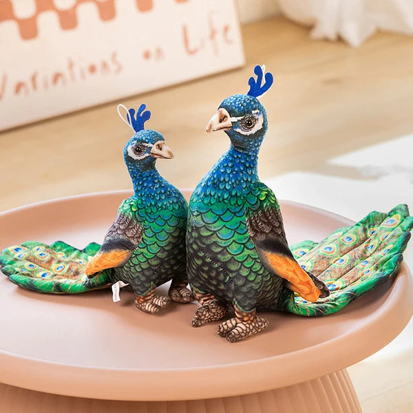 Realistische Pfau-Plüschies