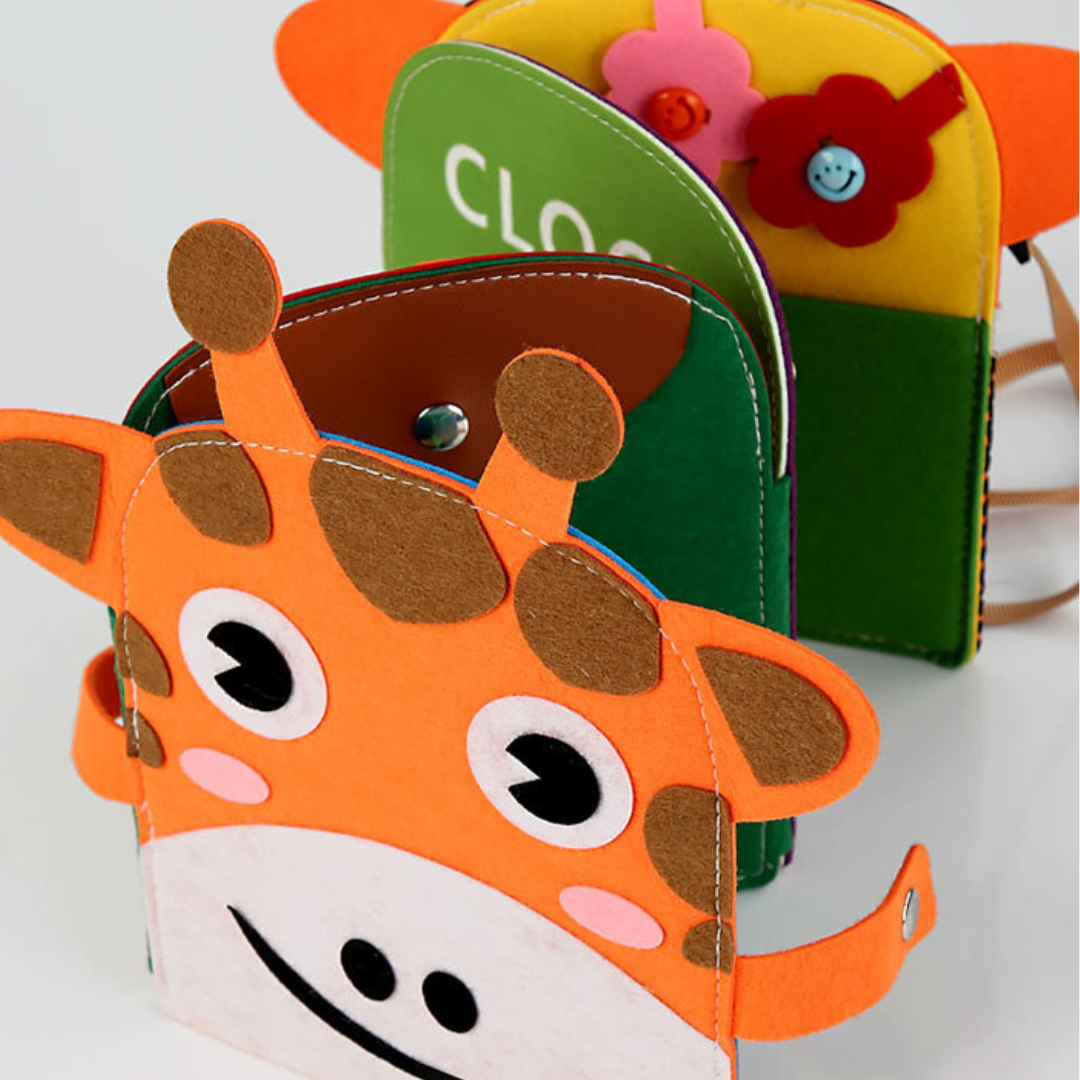 Montessori lern- und beschäftigunsbuch im giraffen design
