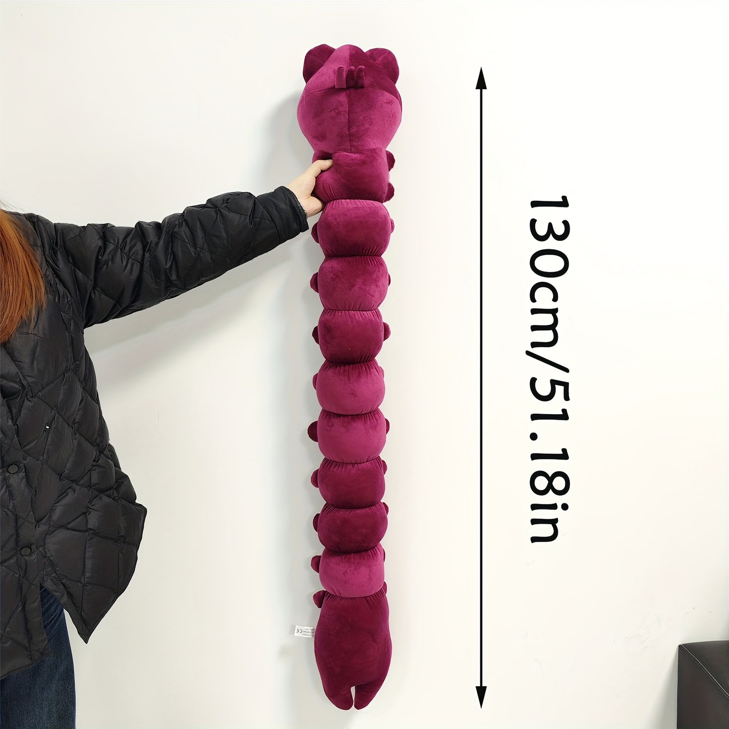 Wormy – Lila Raupen Plüschkissen