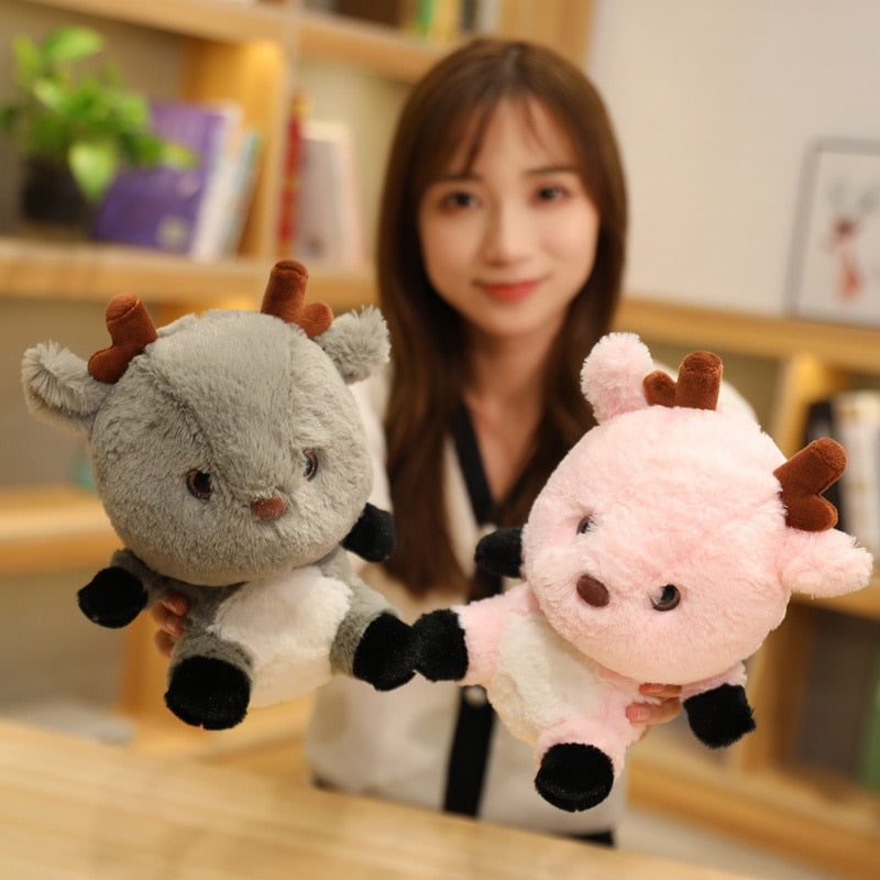 Fluffy – Kawaii Rentier Plüsch in Pink
