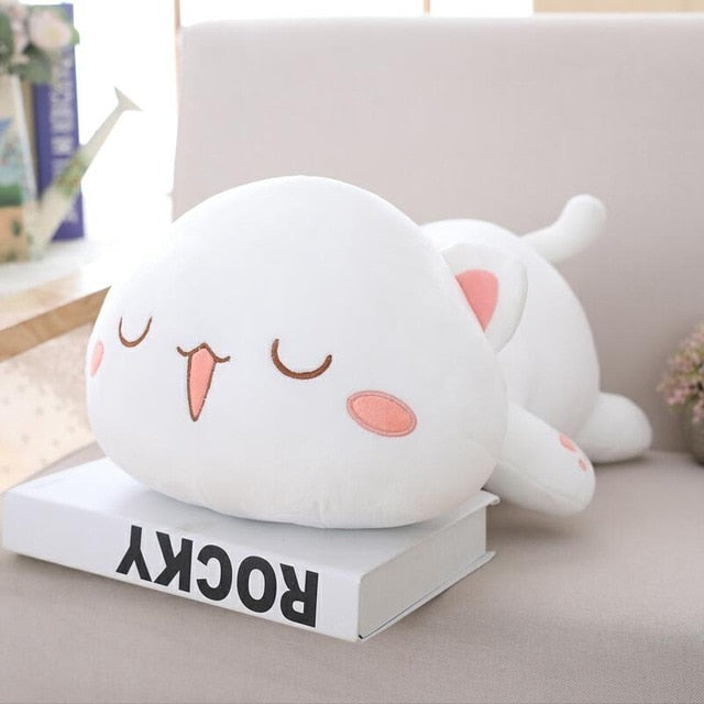 Jetzt Liegende Kawaii Plüsch Katze Stofftier bei Kuscheltiere.store kaufen