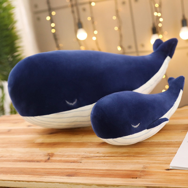 Jetzt Blau Weißer Plüsch Wal Kuscheltier bei Kuscheltiere.store kaufen