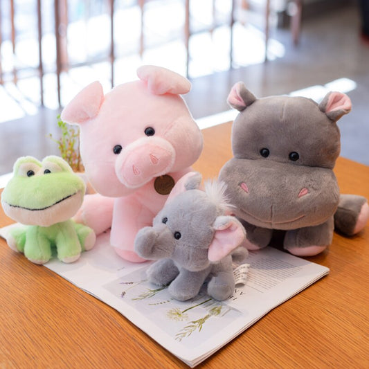 Jetzt Lustige Stofftiere in Cartoon Optik: Tiger, Elefant, Eule, Hippo, Bär, Frosch, Schweinchen, Husky, Leopard zur Wahl bei Kuscheltiere.store kaufen