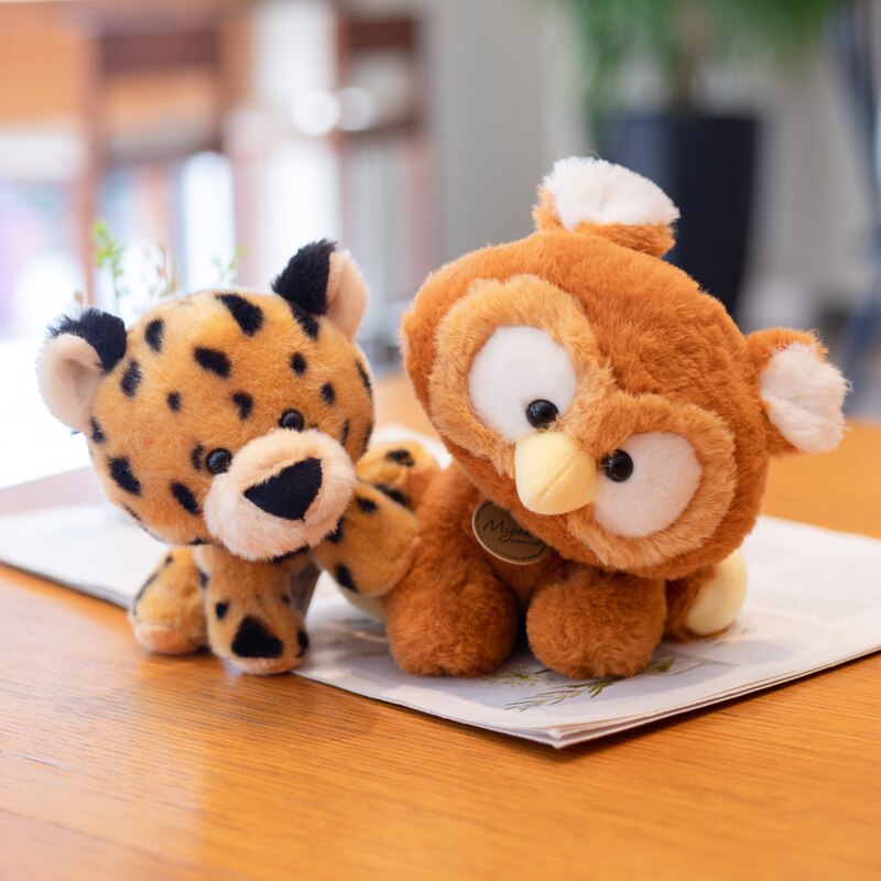Jetzt Lustige Stofftiere in Cartoon Optik: Tiger, Elefant, Eule, Hippo, Bär, Frosch, Schweinchen, Husky, Leopard zur Wahl bei Kuscheltiere.store kaufen