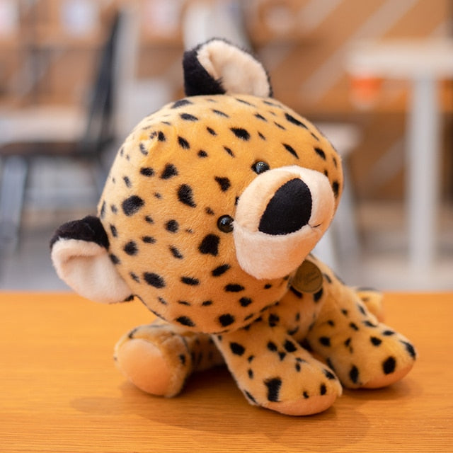 Jetzt Lustige Stofftiere in Cartoon Optik: Tiger, Elefant, Eule, Hippo, Bär, Frosch, Schweinchen, Husky, Leopard zur Wahl bei Kuscheltiere.store kaufen