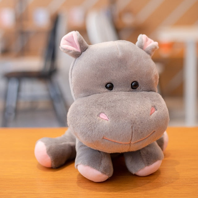 Jetzt Lustige Stofftiere in Cartoon Optik: Tiger, Elefant, Eule, Hippo, Bär, Frosch, Schweinchen, Husky, Leopard zur Wahl bei Kuscheltiere.store kaufen