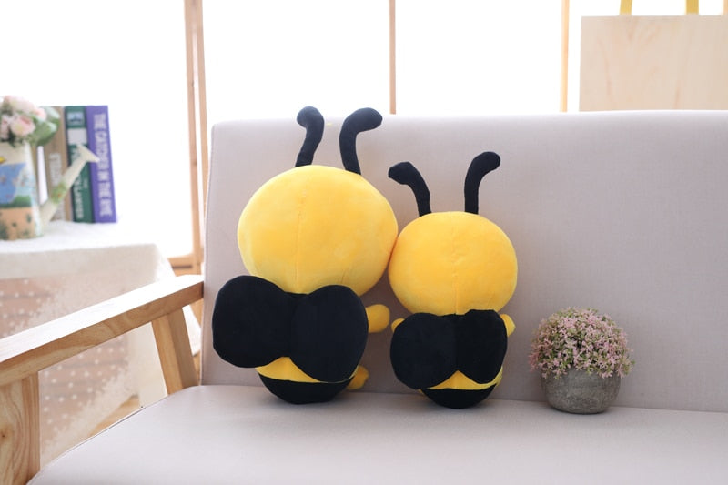 Jetzt Die lustige Honigbiene als flauschiges Stofftier (ca. 20cm bis 30cm) bei Kuscheltiere.store kaufen