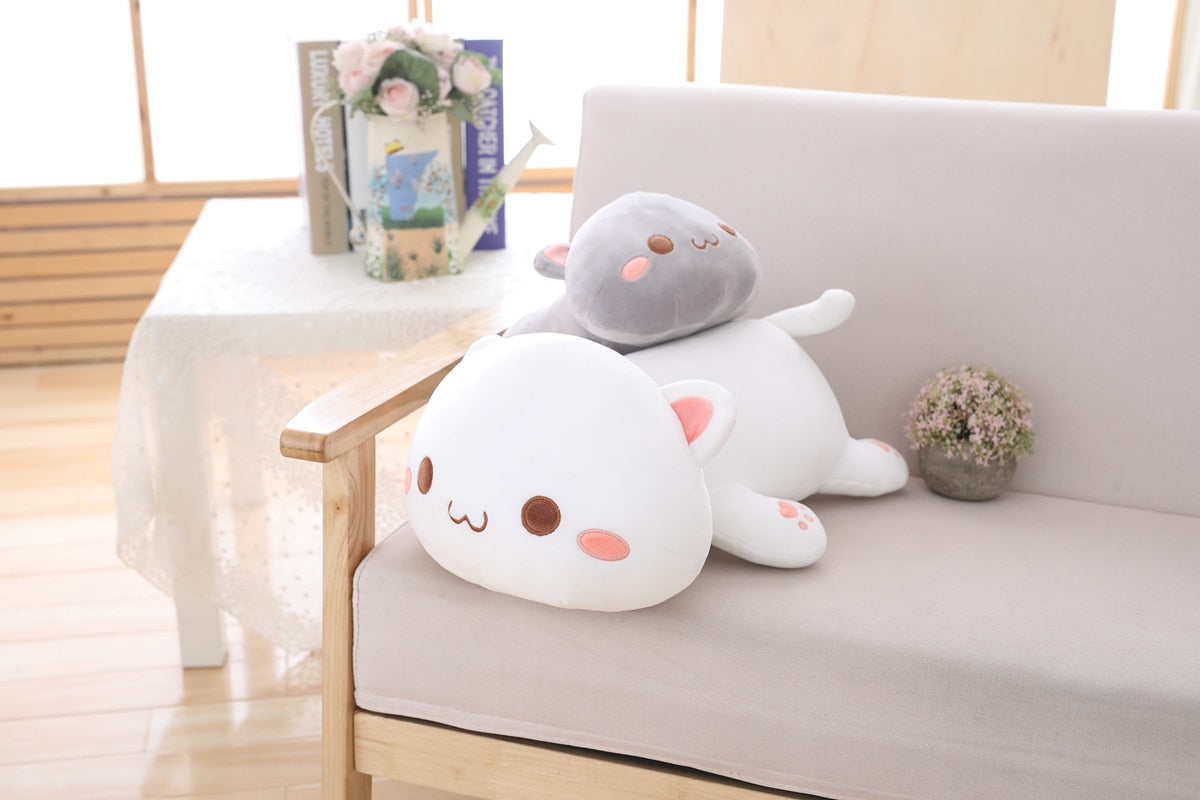 Jetzt Liegende Kawaii Plüsch Katze Stofftier bei Kuscheltiere.store kaufen