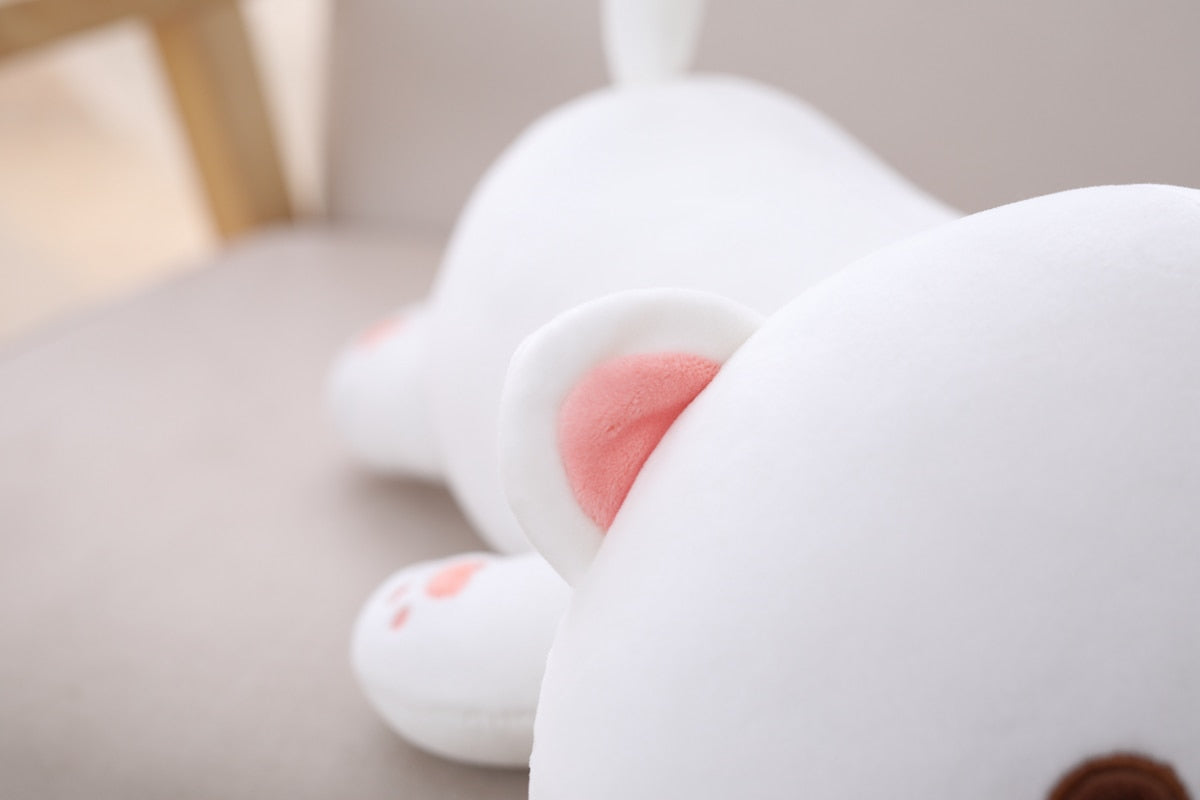 Jetzt Liegende Kawaii Plüsch Katze Stofftier bei Kuscheltiere.store kaufen