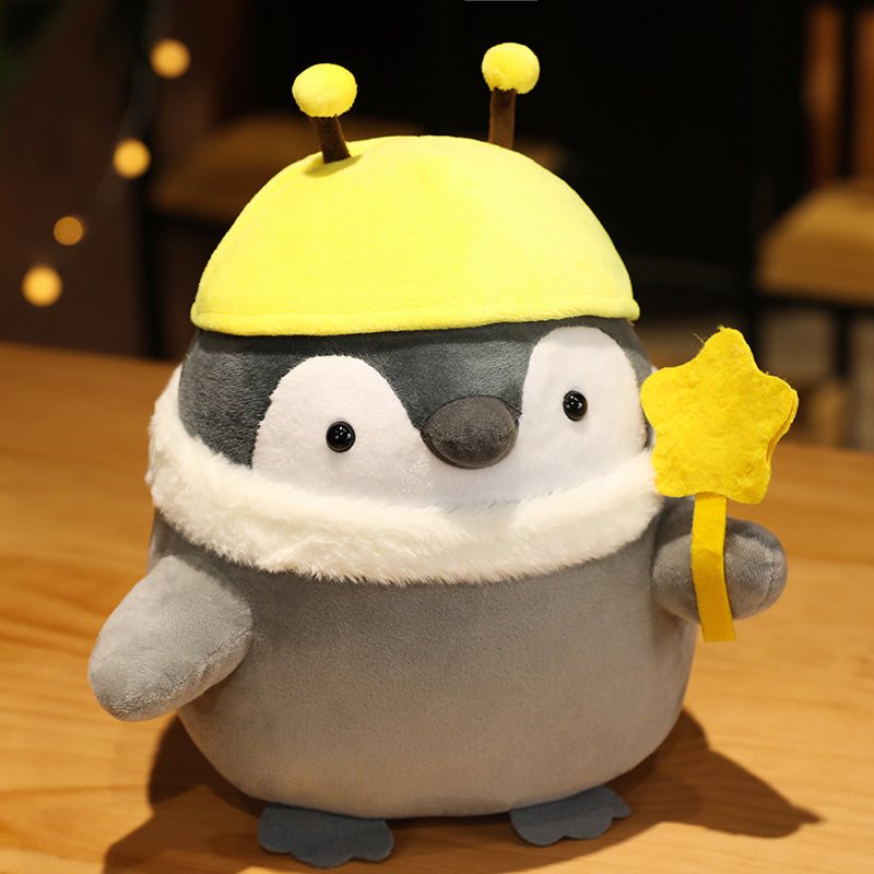 Jetzt Lieblicher Pinguin Stofftier mit Mütze (20/30/50CM) bei Kuscheltiere.store kaufen