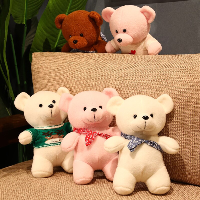 Jetzt Flauschige Plüsch Teddys in 5 verschiedenen Motiven (25/35cm) bei Kuscheltiere.store kaufen