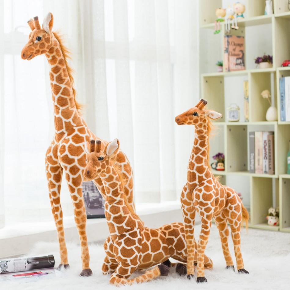 Große ausgestopfte Giraffe für das Kinderzimmer