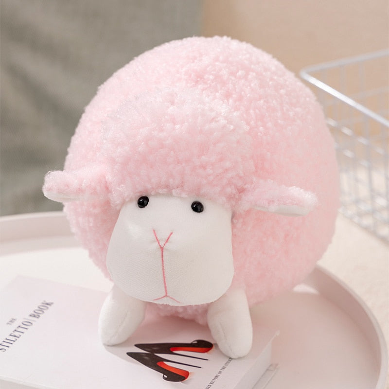 Grumpy das flauschige Schaf