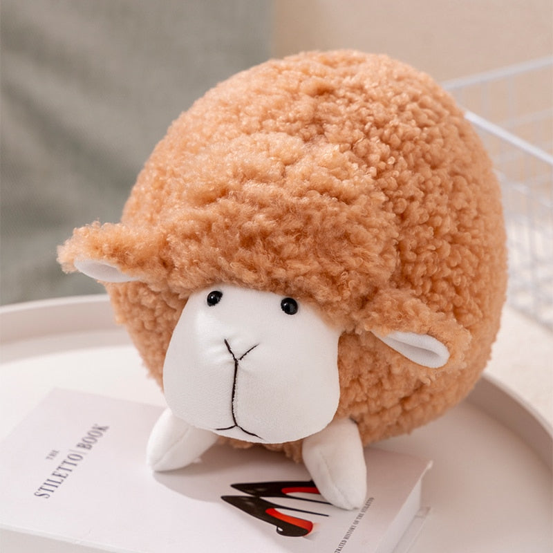 Grumpy das flauschige Schaf